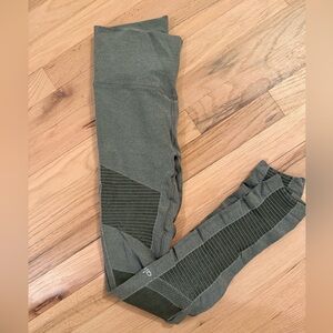 ALO Yoga Heather Gray Leggings
